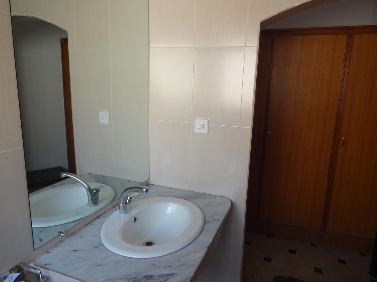 Shelton Hotel Равалпинди Екстериор снимка